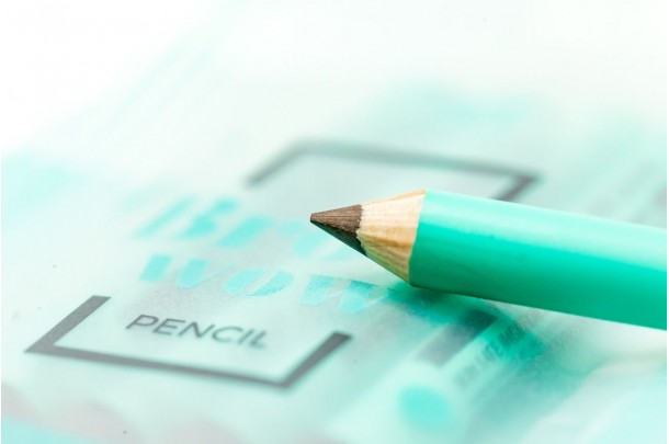 Μολύβι προσχεδιασμού σε έντονη καφέ απόχρωση για microblanding σε συσκευασία 5 τεμαχίων EVERLASTING BROWS